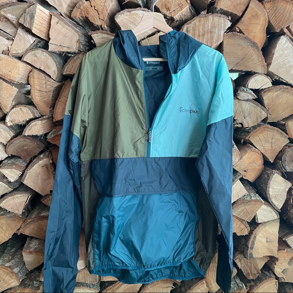Cotopaxi teca windbreaker!